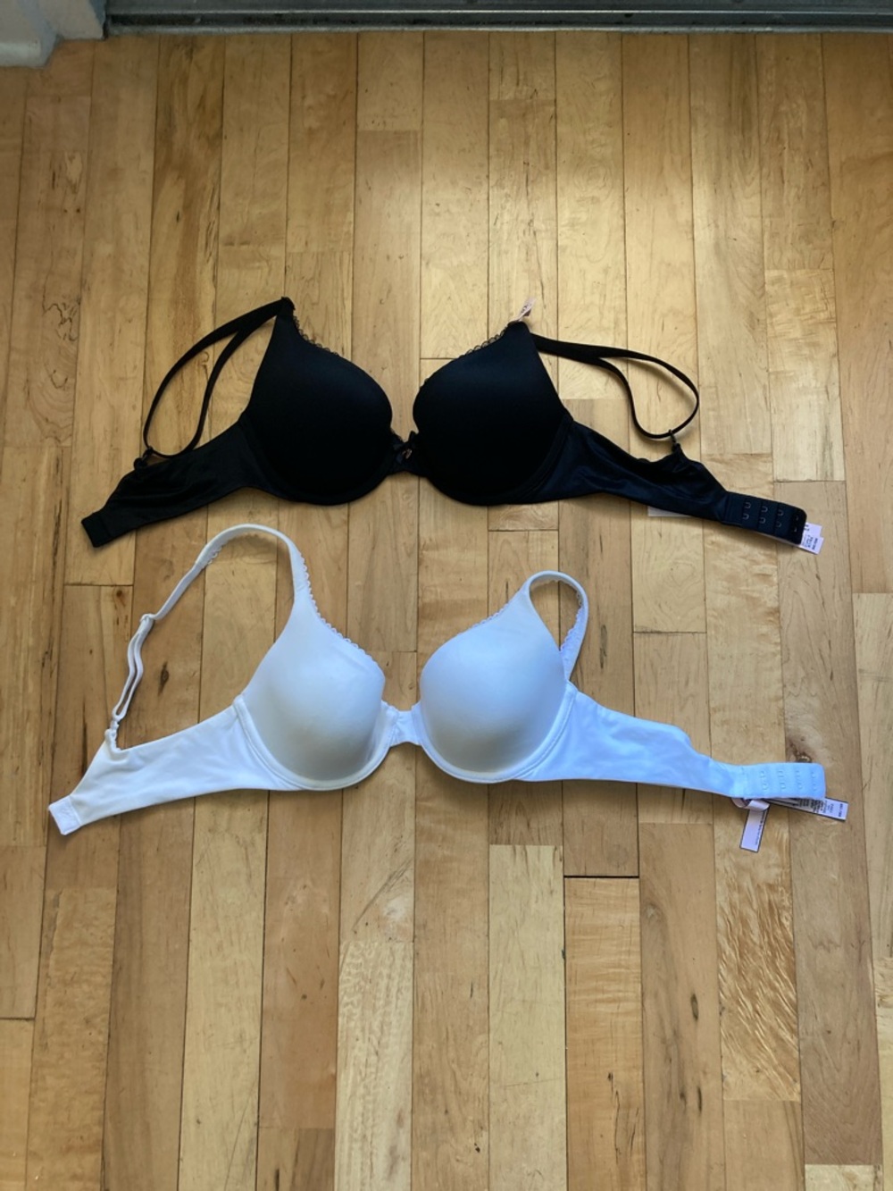 Bundle of two Victoria’s Secret bras size 30c